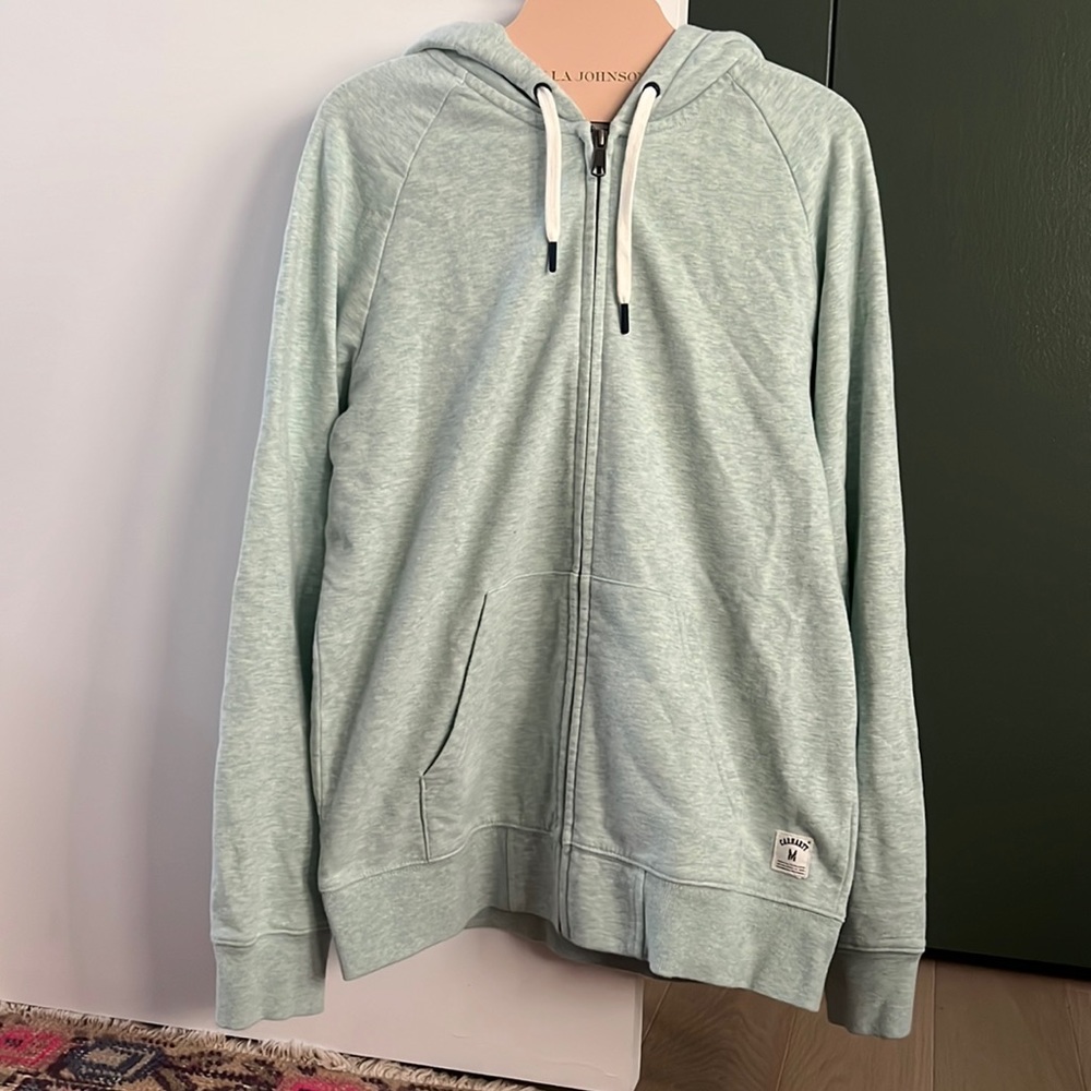 Super soft, light green Carhartt hoodie. Men’s medium.